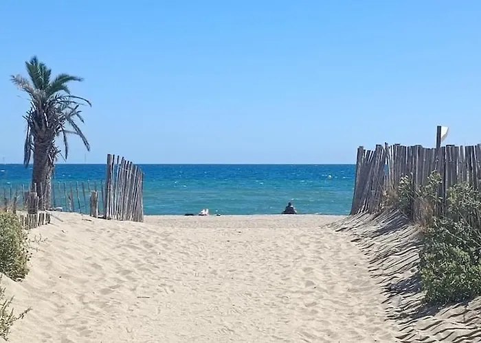 Lydia Playa Sunset Attitude